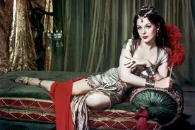 海蒂拉玛：首位全裸出境的好莱坞绝色女星，她的一项发明影响至今图片