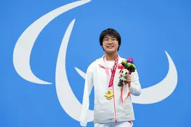 有勇气，有信心，就有了翅膀——折翼女孩蒋裕燕冲上云霄图片