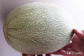 买哈密瓜，不能只看大小！果农教您看3处，哈密瓜个个香甜多汁图片