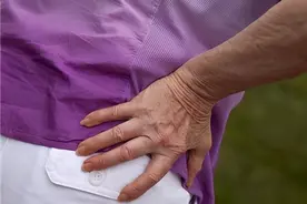 腰突，坐骨神经痛，康复锻炼不能少，这2个穴位的按揉也很关键图片