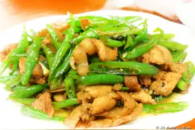 辣椒炒肉先炒辣椒还是肉？顺序错了肯定不好吃，大厨教你正确做法图片