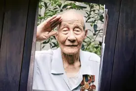 志愿军老兵刘祚坤，抢救出85桶汽油成一等功臣，回国后隐居40余年图片