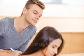 在学校中层领导中，哪个职位好？图片