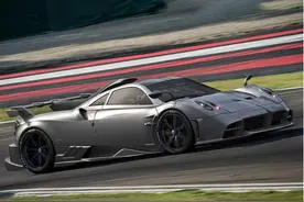 帕加尼的最新领袖Huayra R将换装自吸引擎？图片