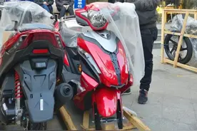 又一款通勤利器：开箱实拍豪爵USR125：动力出色，油耗2升图片