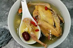 天冷了，电饭煲炖制汤品，简单好喝，这一道我家常炖，孩子也喜欢图片