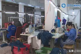 攸县：扶贫车间开足马力赶订单图片