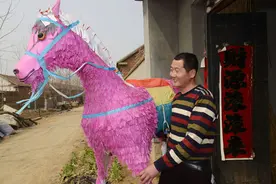 农村葬礼上的常用品，纸扎兴起于何时？为何现在越来越变味？图片