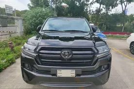 154万元买到酷路泽黑金刚，半年跑了2万公里，油耗显示有意思图片