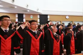 985博士哭诉：高学历的天空都是灰暗的，我很后悔读博图片