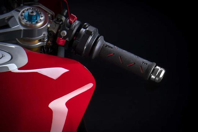 杜卡迪推出Panigale V2特别版，纪念“最强油漆工”夺冠20周年