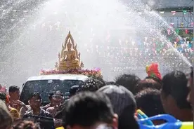 今年泰国宋干节仍然禁止泼水图片