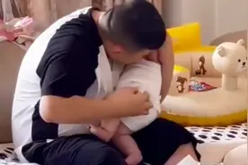 大型“真香”现场：老婆生了女儿后，宝爸每天都要抱娃闻好几遍图片