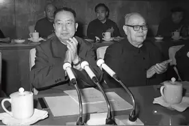 周总理对华国锋说：我和邓颖超有一个儿子，可惜没活下来，夭折了图片