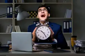 长期熬夜对身体不好，到底晚上几点睡觉算熬夜？世卫组织给出答案图片