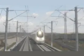 为啥动车白天也亮着灯？真相来了！图片