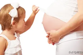 孕妈妈们，几种情况下，孕肚不要随便给别人碰，需注意图片