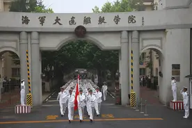 只有专业的训练舰才能打造一流的海军强国，盘点我军训练舰们图片