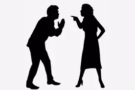 这5 个征兆，是爱情的分手信号：感觉关系有问题，纠结要不要分手图片