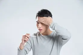 痛风发作时血白细胞升高，我以为是感染，医生却说是痛风引起的图片