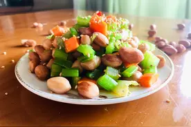 怎样做水煮花生米又脆又香？只需要1个技巧，而且3分钟即可上桌图片