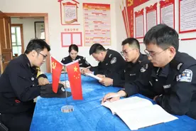 临瀚海，观波澜壮阔；诵誓言，展志向高远图片