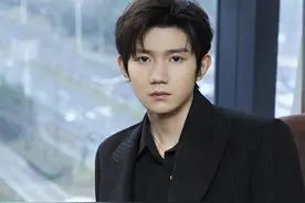 继环球人物后，王源名字被登人民日报，和王俊凯同台却有所隔阂图片