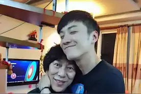 乔任梁离世5年，妈妈长期因相貌和想念儿子被网暴，回应让人心疼图片