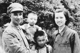 除了十大开国元帅，我军之中只有一人被称为“老总”，此人是谁？图片