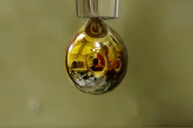 《自然》：第一次，他们把水变成了金属图片