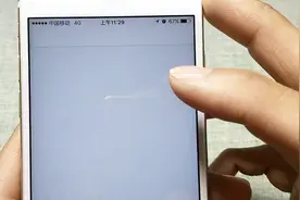 晚上听着歌睡着，早上起来手机没电，这个方法帮到你视频封面