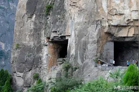 河南山西交界有处震惊世界的“悬空”公路，竟是村民用手凿成的图片