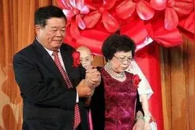 曹德旺遇到了红颜知己想离婚，妻子：我配不上你，你走吧图片