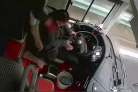 贵州长途司机行驶中遭安全锤砸头喷血，回应：早前没矛盾，后被评“年度好司机”，担心有后遗症图片