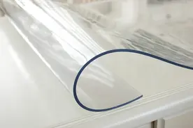 你家还在用PVC软玻璃桌垫、西餐垫？赶快扔掉图片