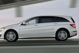 全靠中国市场一手“救活”的奔驰R级，听说要卷土重来？图片