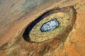 为何陨石坑里没陨石？每年那么多陨石落入地球，被谁“拿走了”？图片