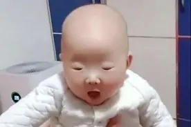 “最小眼睛”宝宝走红，李荣浩也甘拜下风，宝妈扶额：葡萄白吃了图片
