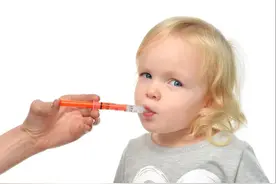 孩子常备的退烧药，打开多久就不能用了？要放冰箱吗？图片