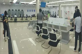 再优化、再提速，不动产登记中心线上线下两厅并行图片