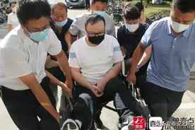 饱受病痛折磨仍坚持读书，“轮椅男孩”圆梦泰安！图片