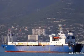 “该船由土耳其保护！”土军战舰硬怼希腊海军，不顾禁令偷运军火图片