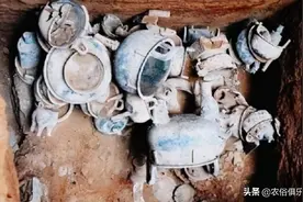 农村的奇怪葬俗，入殓时嘴里要塞噙口钱，下葬前脚上要捆绊脚索图片