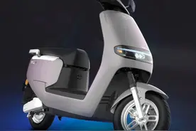 爱玛新车评测：造型美观，续航出色，适合年轻人出街图片