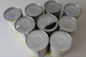 奶粉罐子价值高，不舍得卖钱就废物利用，作用多放在家里真不错图片
