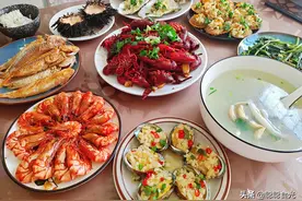 海南一家三口花100元吃一顿海鲜，8菜一汤，网友：真是超值图片