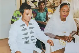 非洲姑娘远嫁东北大叔，婆媳矛盾不断，6年过去，如今怎么样？图片