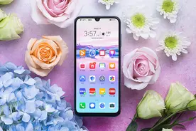 屏下指纹+20W快充，6+128GB跌至1299元，却依旧被网友嫌弃图片