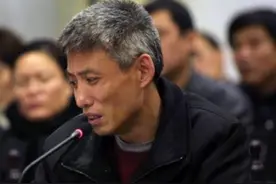 2000年掌掴刘德华的沈阳黑老大刘涌，14名律师帮他减刑，结局如何图片