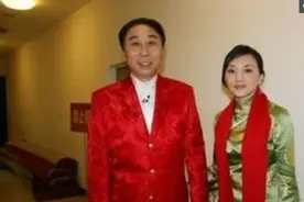 冯巩妻子旧照曝光，原来冯巩每天要面对这样的妻子图片